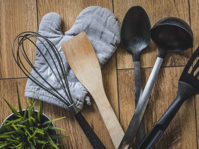 kitchen, glove, plate-2871400.jpg